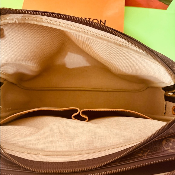 Louis Vuitton Brown Monogram reporter should bag - Picture 10 of 15
